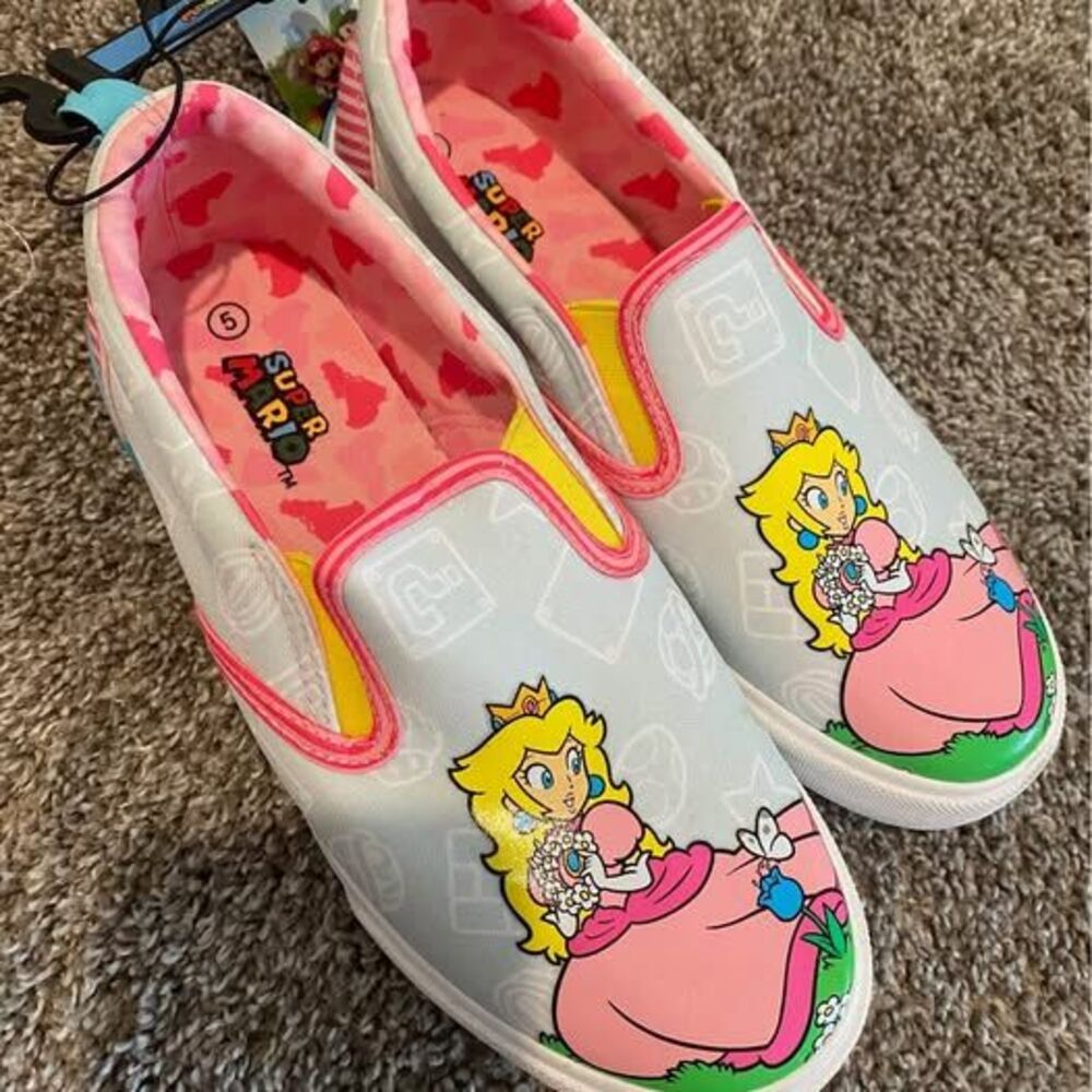 Brand New Super Mario Girl Lady Women Shoes Sneakers Size 5